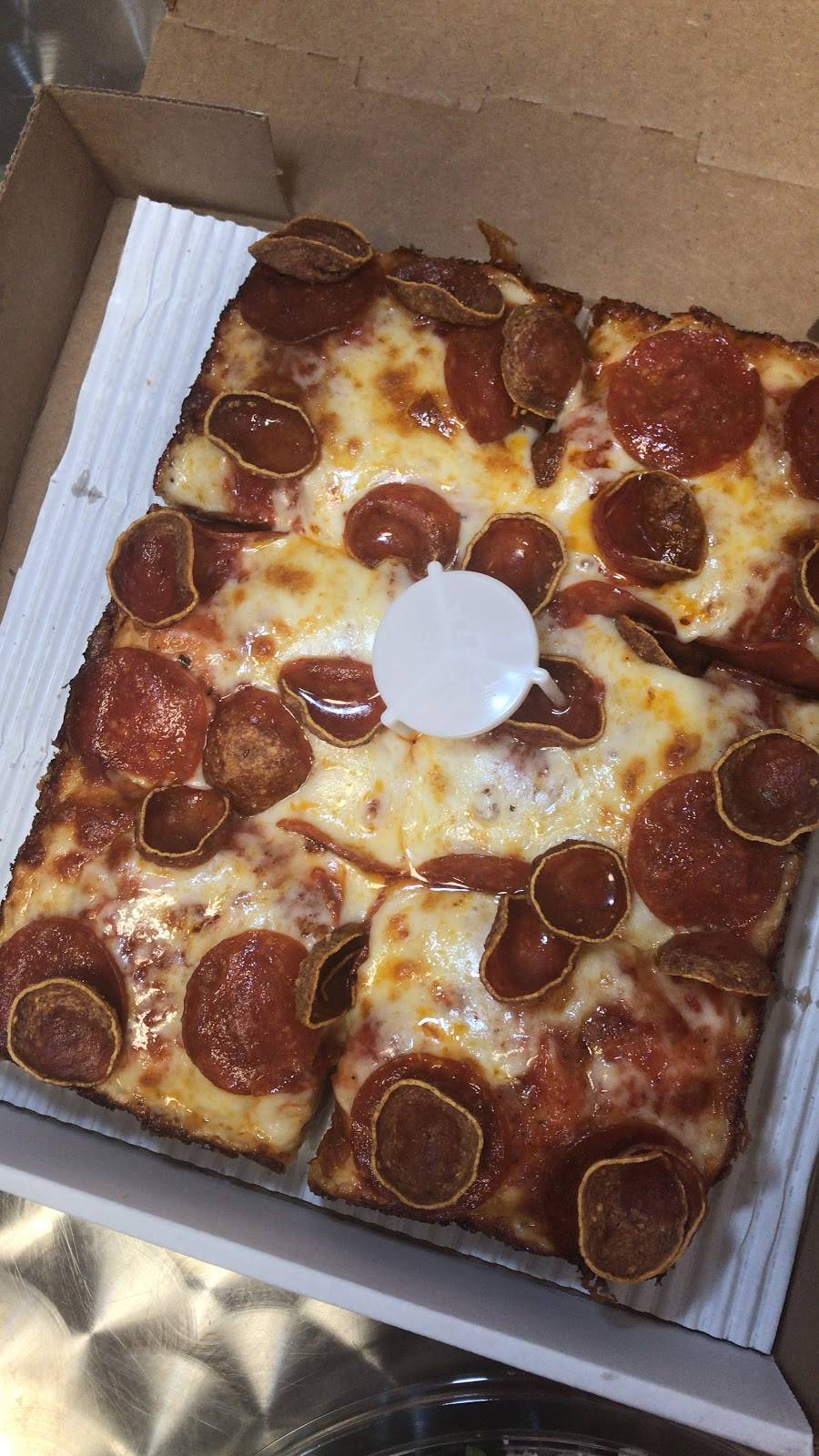 Jets Pizza | meal delivery | 4637 S University Dr, Davie, FL 33328, USA | 9548585387 OR +1 954-858-5387