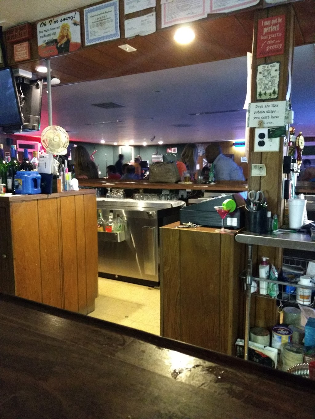 Brickette Lounge | restaurant | 1339 Pottstown Pike, West Chester, PA 19380, USA | 6106969656 OR +1 610-696-9656