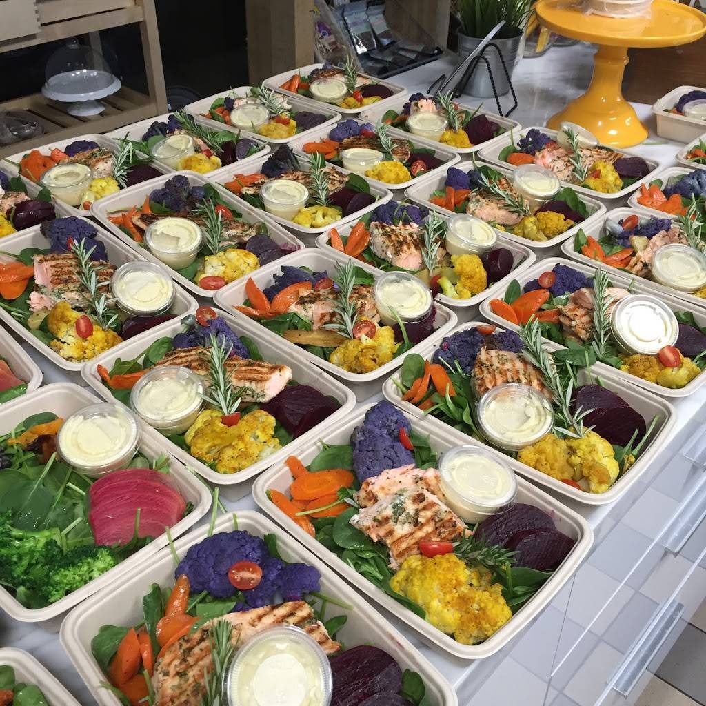 Om Nom Organics | restaurant | 444 S Flower St, Los Angeles, CA 90071, USA | 2136147004 OR +1 213-614-7004