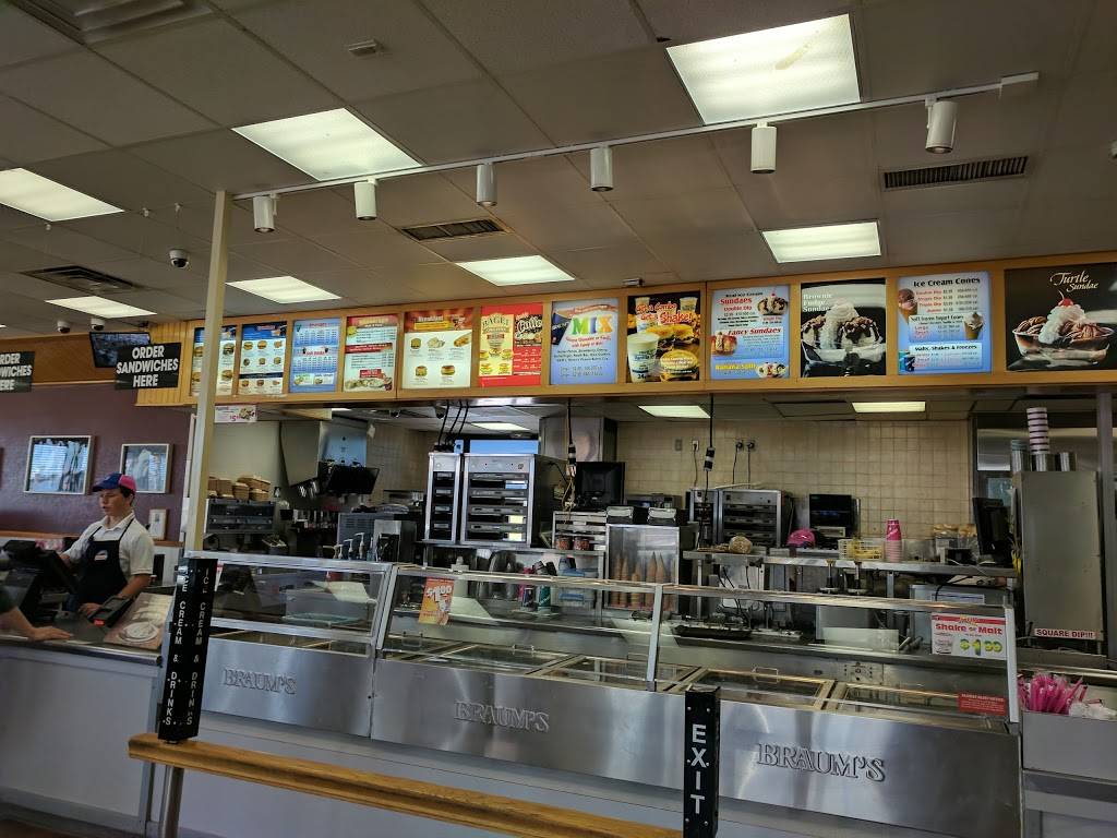Braums Ice Cream & Burger Restaurant | restaurant | 1304 Garth Brooks Blvd, Yukon, OK 73099, USA | 4053542619 OR +1 405-354-2619