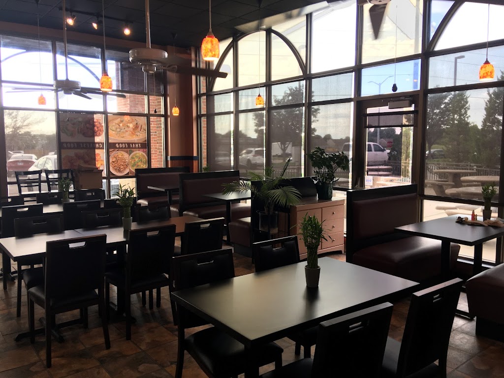 Asian Moon Bistro | restaurant | 295 N Moonlight Rd, Gardner, KS 66030, USA | 9138566696 OR +1 913-856-6696