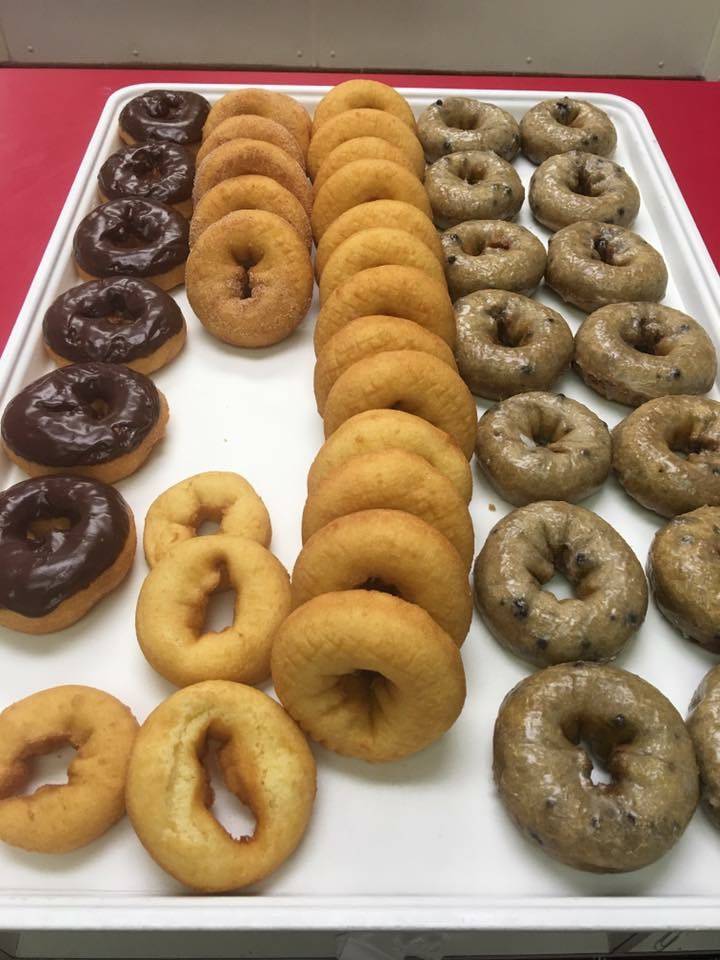 Donut Palace | bakery | 1911, 601 E Main St, Davis, OK 73030, USA | 5803692219 OR +1 580-369-2219