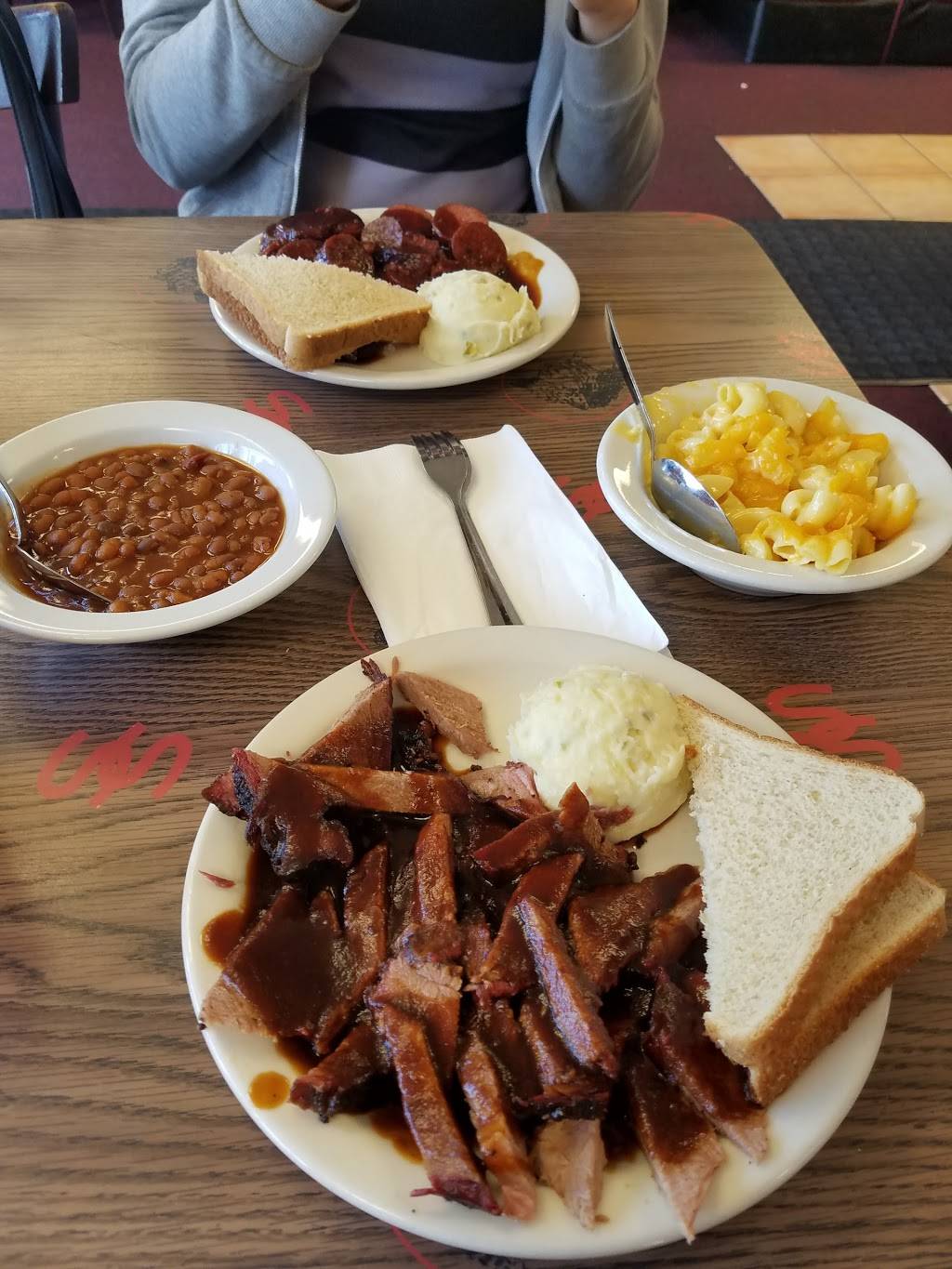 Carmen & Family Bar-B-Q | restaurant | 692 W A St, Hayward, CA 94541, USA | 5108871979 OR +1 510-887-1979