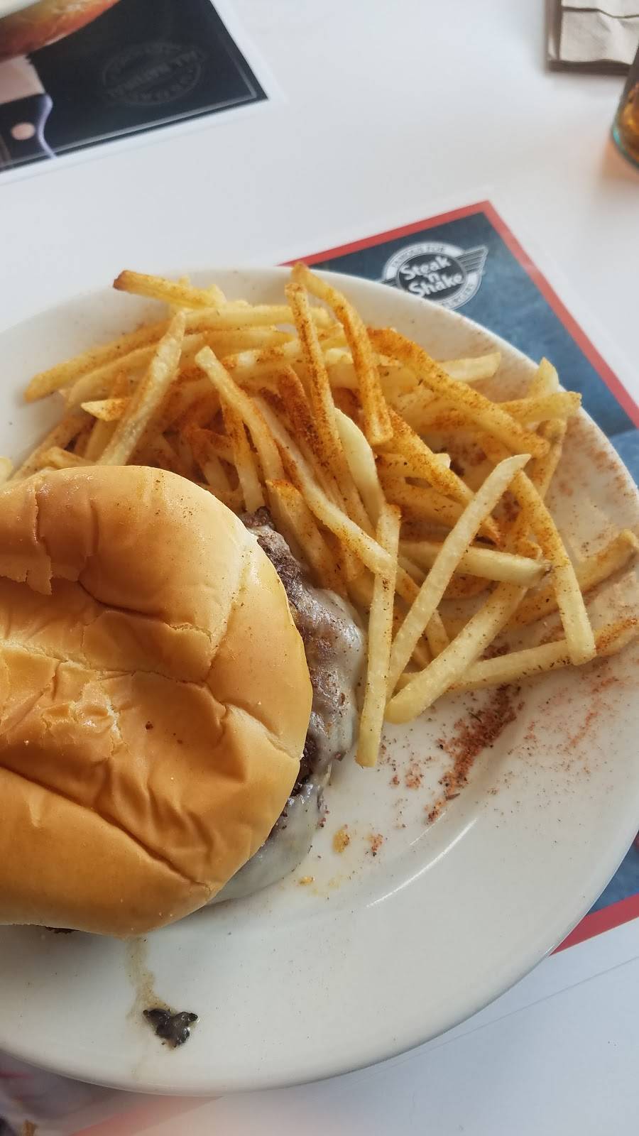 Steak n Shake | restaurant | 999 Veterans Blvd, Festus, MO 63028, USA | 6369330255 OR +1 636-933-0255