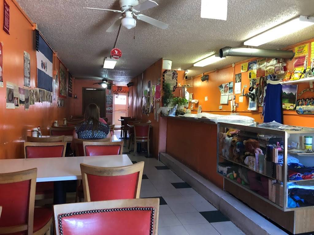 Pupuseria Juanitas Restaurant | restaurant | 537 Church St, Ottumwa, IA 52501, USA | 6416821530 OR +1 641-682-1530