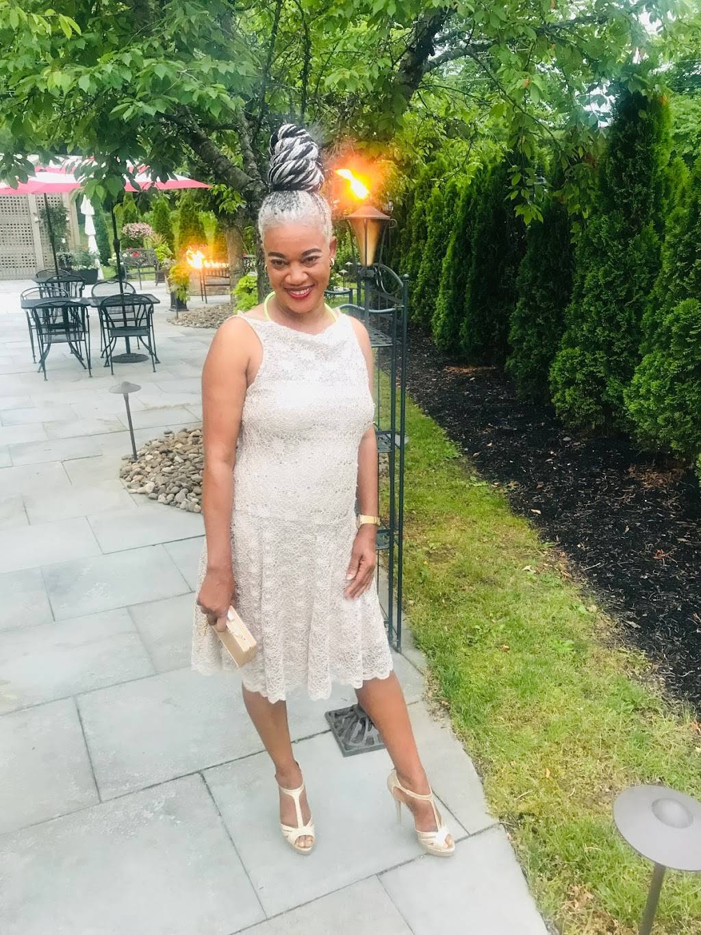 Novella’s New Paltz | restaurant | 2 Terwilliger Ln, New Paltz, NY 12561, USA | 8452552122 OR +1 845-255-2122