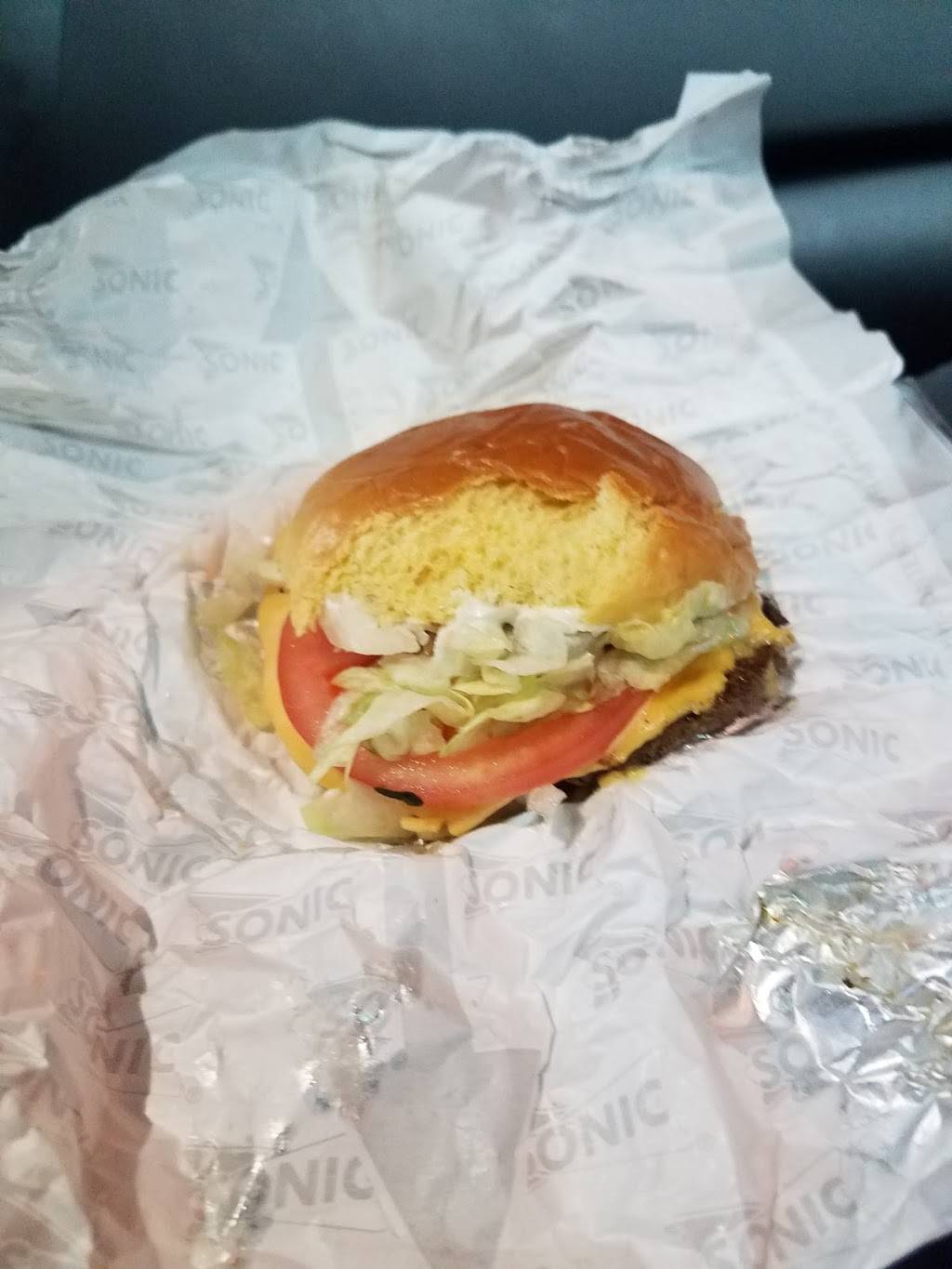 Sonic Drive-In | restaurant | 2922 S Cicero Ave, Cicero, IL 60804, USA | 7087803591 OR +1 708-780-3591