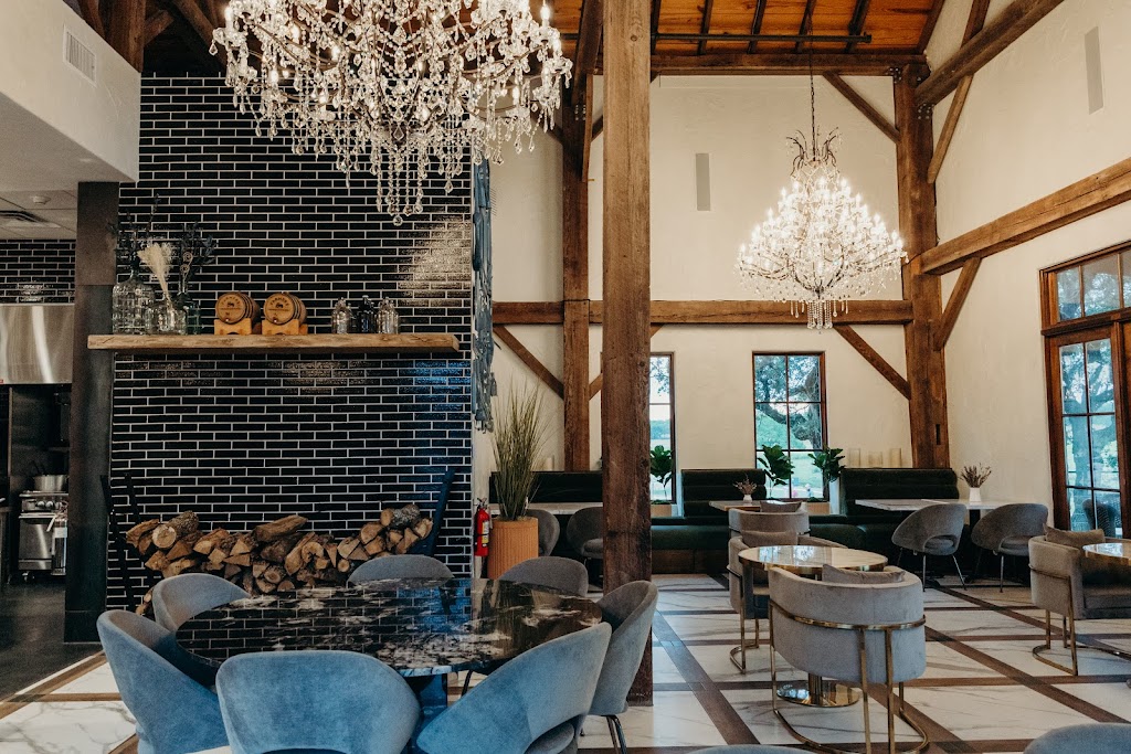 Farmers Commons | restaurant | 111 Via Francesco, Florence, TX 76527, USA | 5125727010 OR +1 512-572-7010