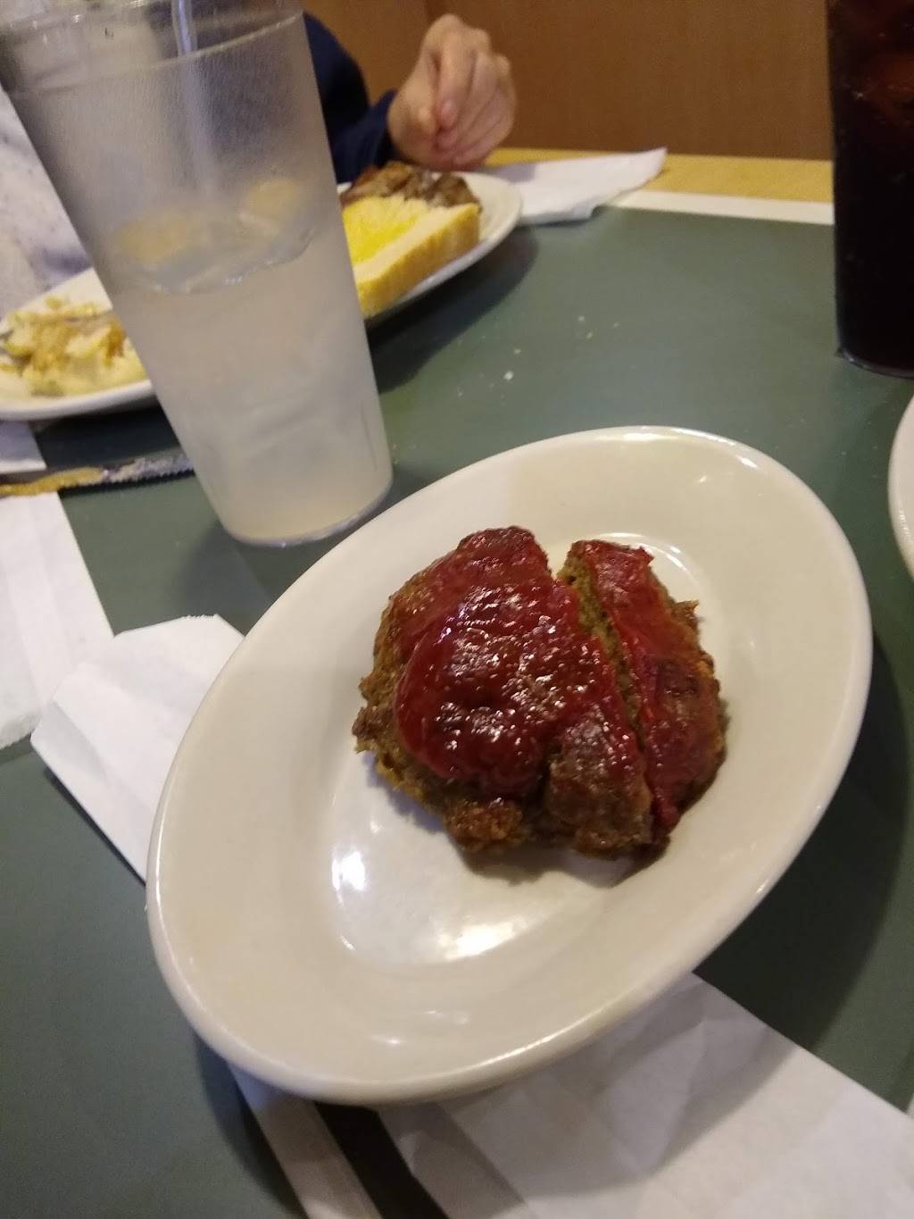 Dinos Family Restaurant | restaurant | 775 E Butler Rd, Mauldin, SC 29662, USA | 8642866522 OR +1 864-286-6522