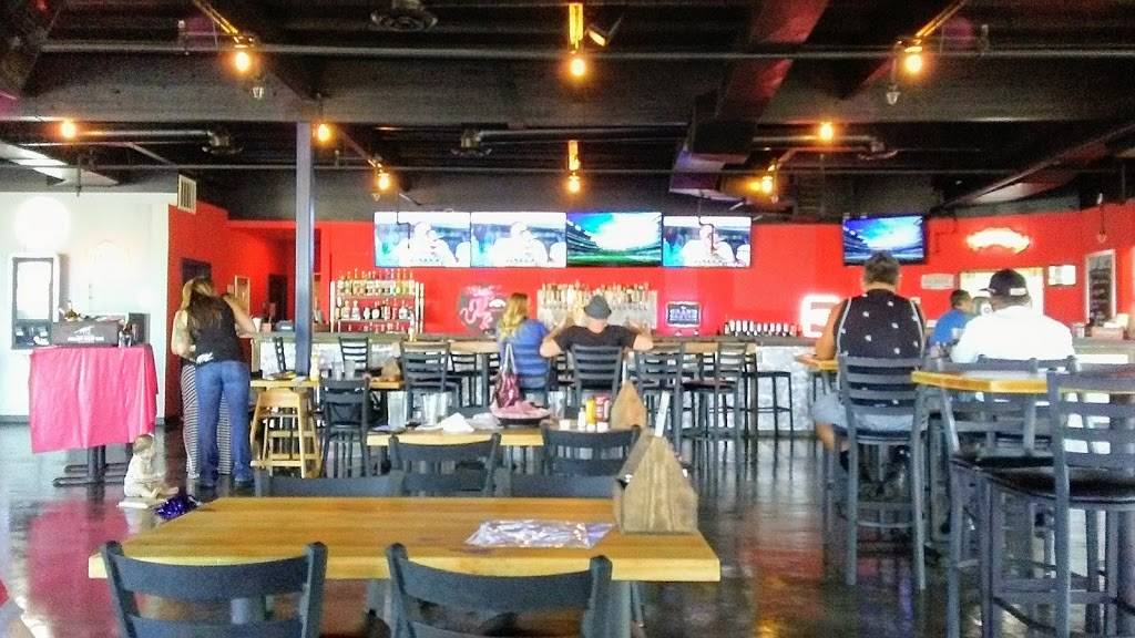 B2 Burgers and Brews | restaurant | 393 West Warner Road #121, Chandler, AZ 85225, USA | 4809174937 OR +1 480-917-4937