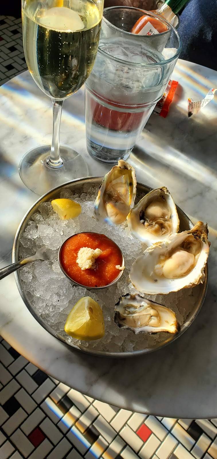 Noah Grants Grill House & Oyster Bar | restaurant | 91 S Main St, Zionsville, IN 46077, USA | 3177322233 OR +1 317-732-2233