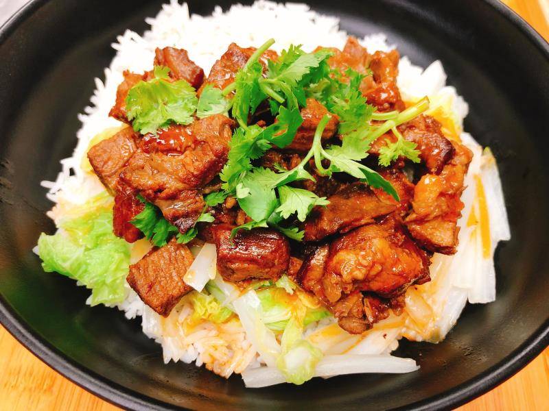 The Chinese Sisters | restaurant | 120 Colborne St, Brantford, ON N3T 2G6, Canada | 5193044447 OR +1 519-304-4447