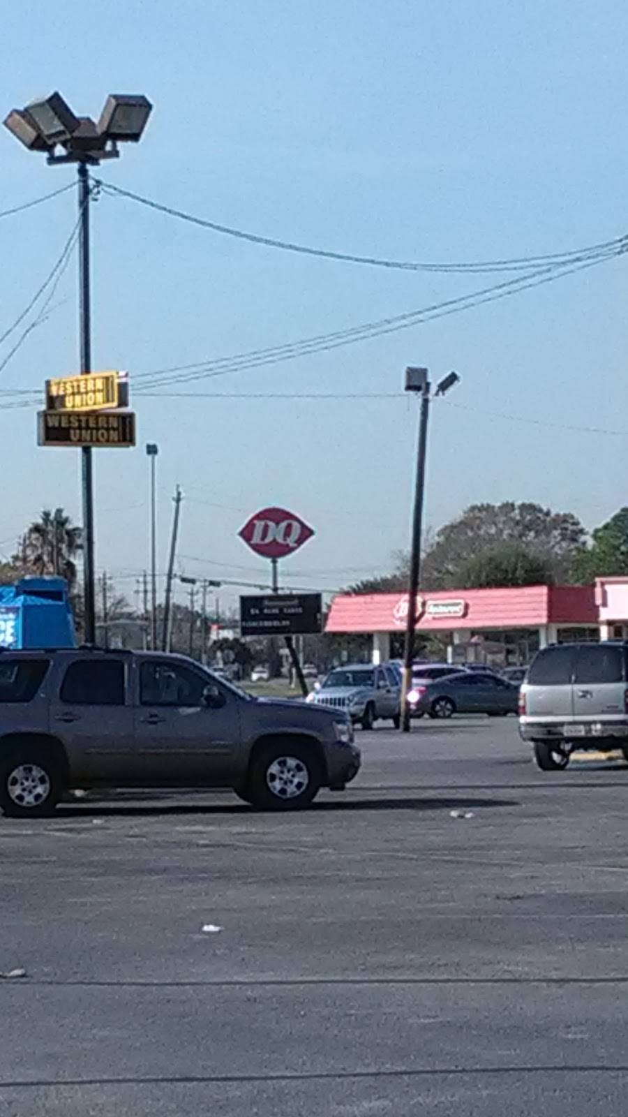 Dairy Queen Restaurant | restaurant | 2103 Red Bluff Rd, Pasadena, TX 77506, USA | 7134777105 OR +1 713-477-7105