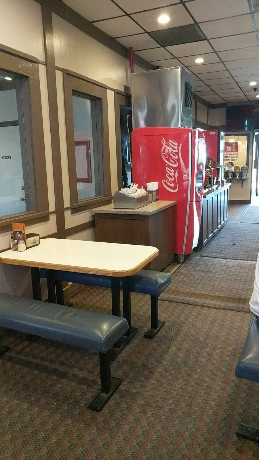 Round Table Pizza | meal delivery | 50 Cabrillo Hwy N, Half Moon Bay, CA 94019, USA | 6507265208 OR +1 650-726-5208