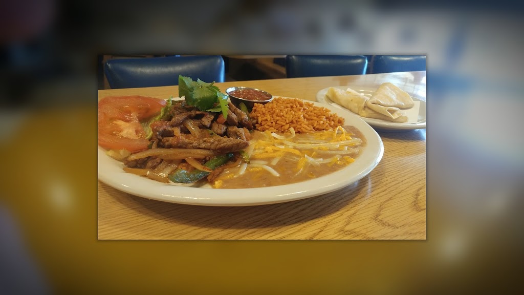 Safire Restaurant & Lounge | restaurant | 411 E Main St, Springerville, AZ 85938, USA | 9283334512 OR +1 928-333-4512