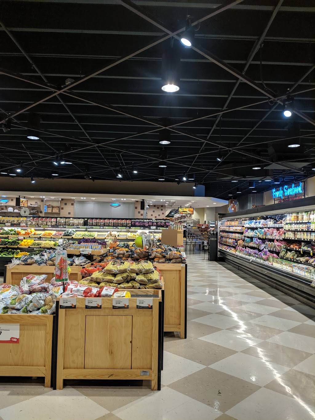 Hilldale Shopping Center | shopping mall | 726 N Midvale Blvd, Madison, WI 53705, USA | 6082386353 OR +1 608-238-6353