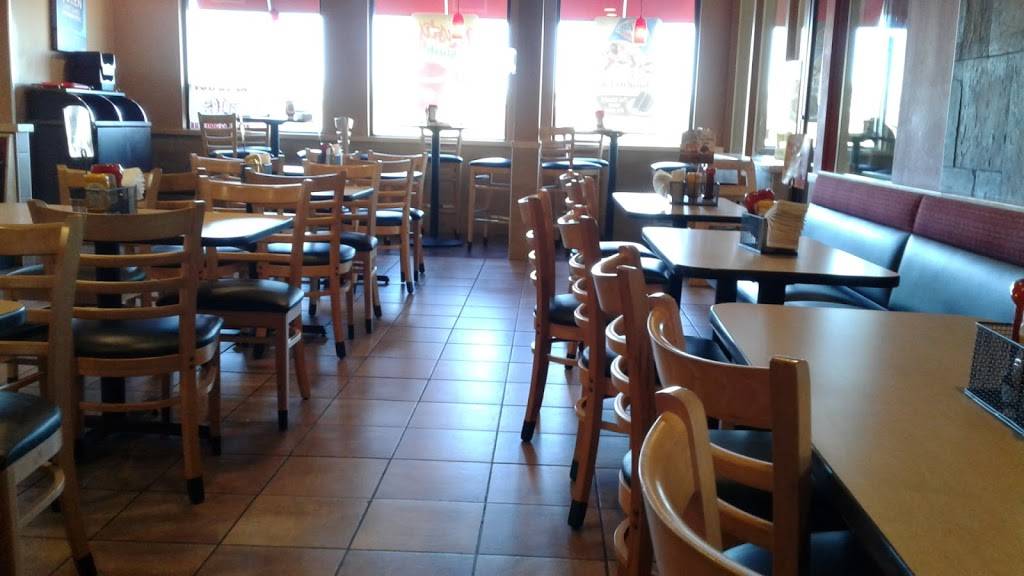 Dairy Queen Grill & Chill | restaurant | 1553 Herman Rd, Staunton, IL 62088, USA | 6186355194 OR +1 618-635-5194