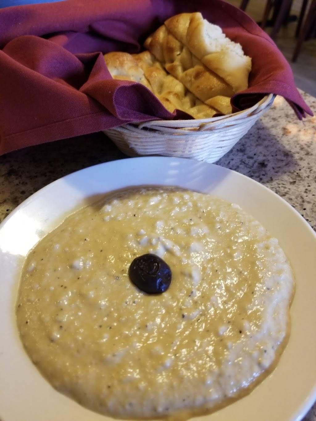 Atillas Restaurant | restaurant | 2705 Columbia Pike, Arlington, VA 22204, USA | 7039204900 OR +1 703-920-4900