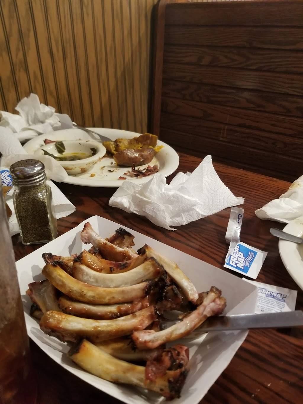 Oakwood Smokehouse & Grill | restaurant | 2911 David Walker Dr, Eustis, FL 32726, USA | 3524830137 OR +1 352-483-0137