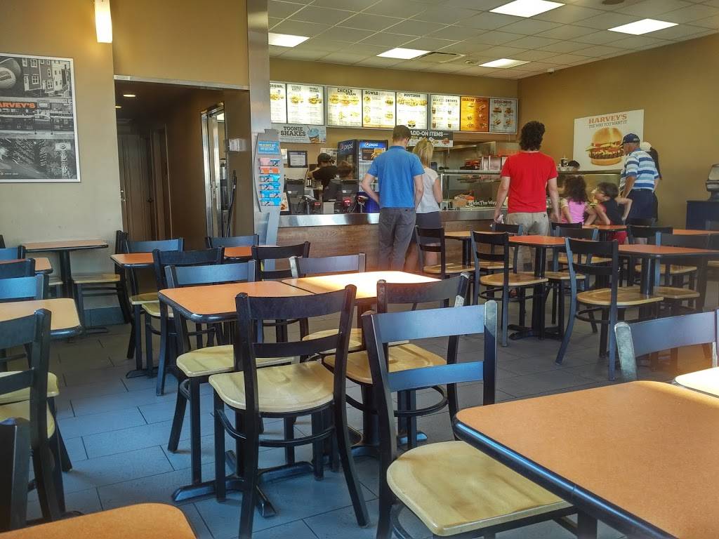 Harveys | restaurant | 2150 Carling Ave Unit 1, Ottawa, ON K2A 1H1, Canada | 6137223113 OR +1 613-722-3113