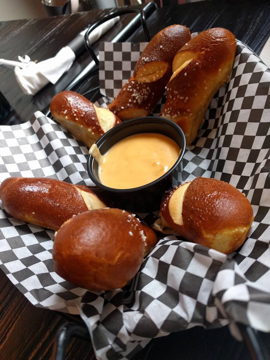 The Swire Inn | restaurant | 64 S Main St, Middletown, OH 45044, USA | 5133189933 OR +1 513-318-9933