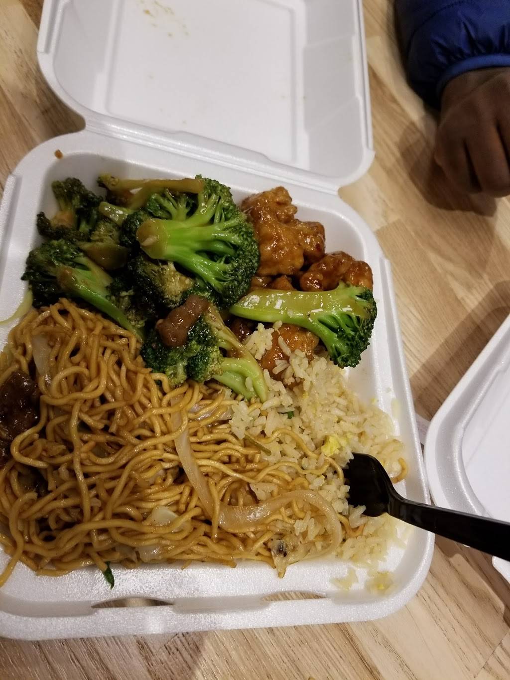 Panda Express | meal takeaway | 15303 Roscoe Blvd, Van Nuys, CA 91402, USA | 8188918480 OR +1 818-891-8480