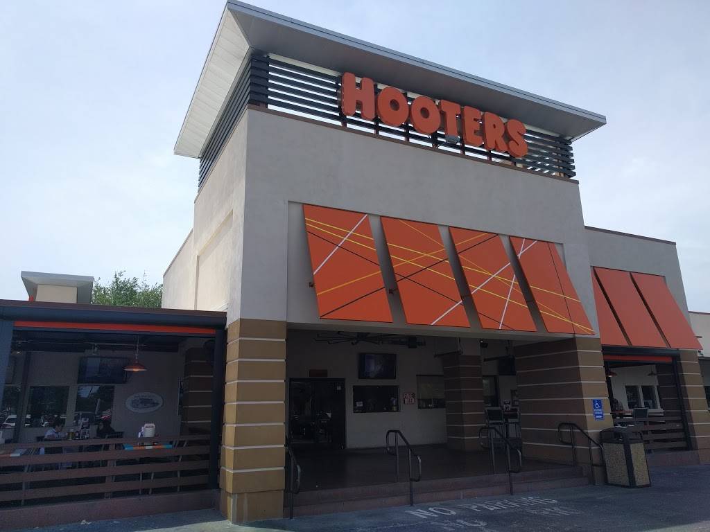Hooters | meal takeaway | 4215 W Hillsborough Ave, Tampa, FL 33614, USA | 8138853916 OR +1 813-885-3916