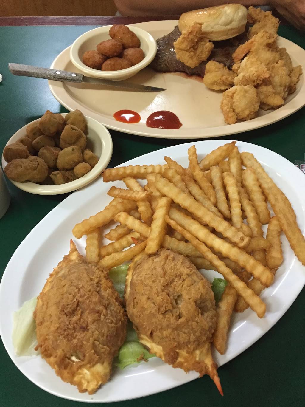 Steamboat Lillys | restaurant | 551429 US-1, Hilliard, FL 32046, USA | 9048451181 OR +1 904-845-1181