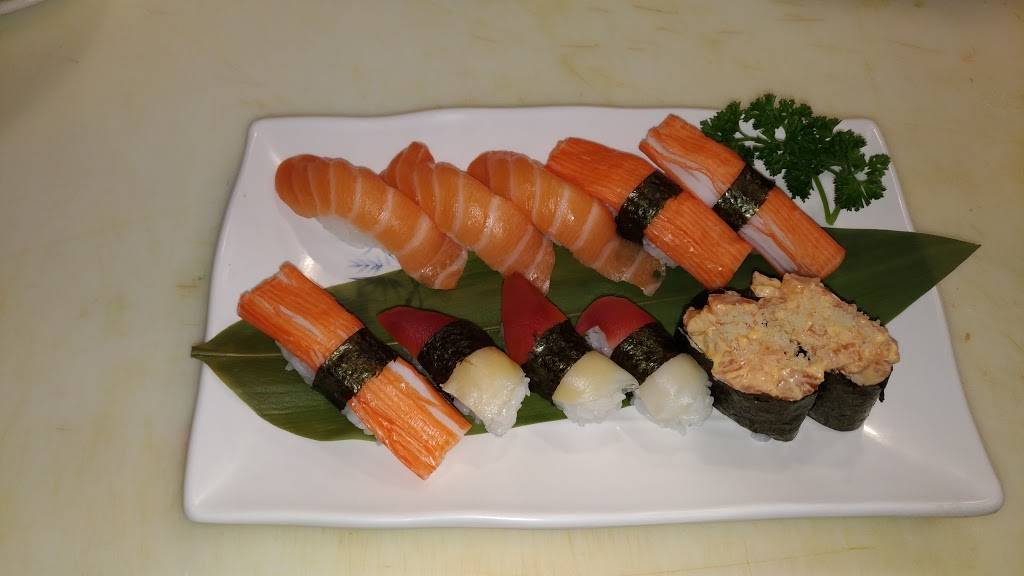 Sushi & Rolls | restaurant | 105 Bayly St W, Ajax, ON L1S 7K7, Canada | 9054266868 OR +1 905-426-6868