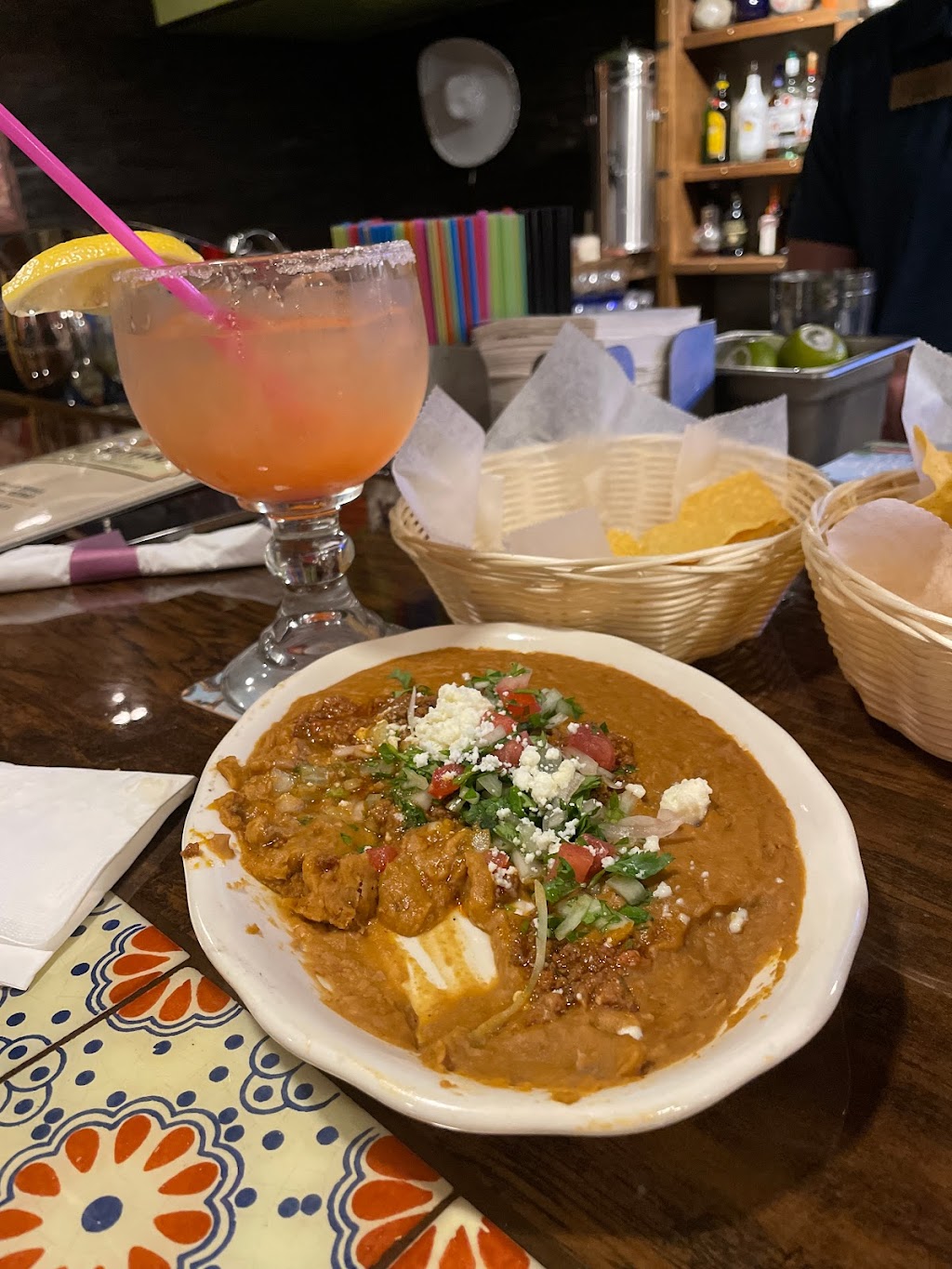 La Bamba Tacos & Tequila | restaurant | 15 Sandwich St, Plymouth, MA 02360, USA | 7743435126 OR +1 774-343-5126