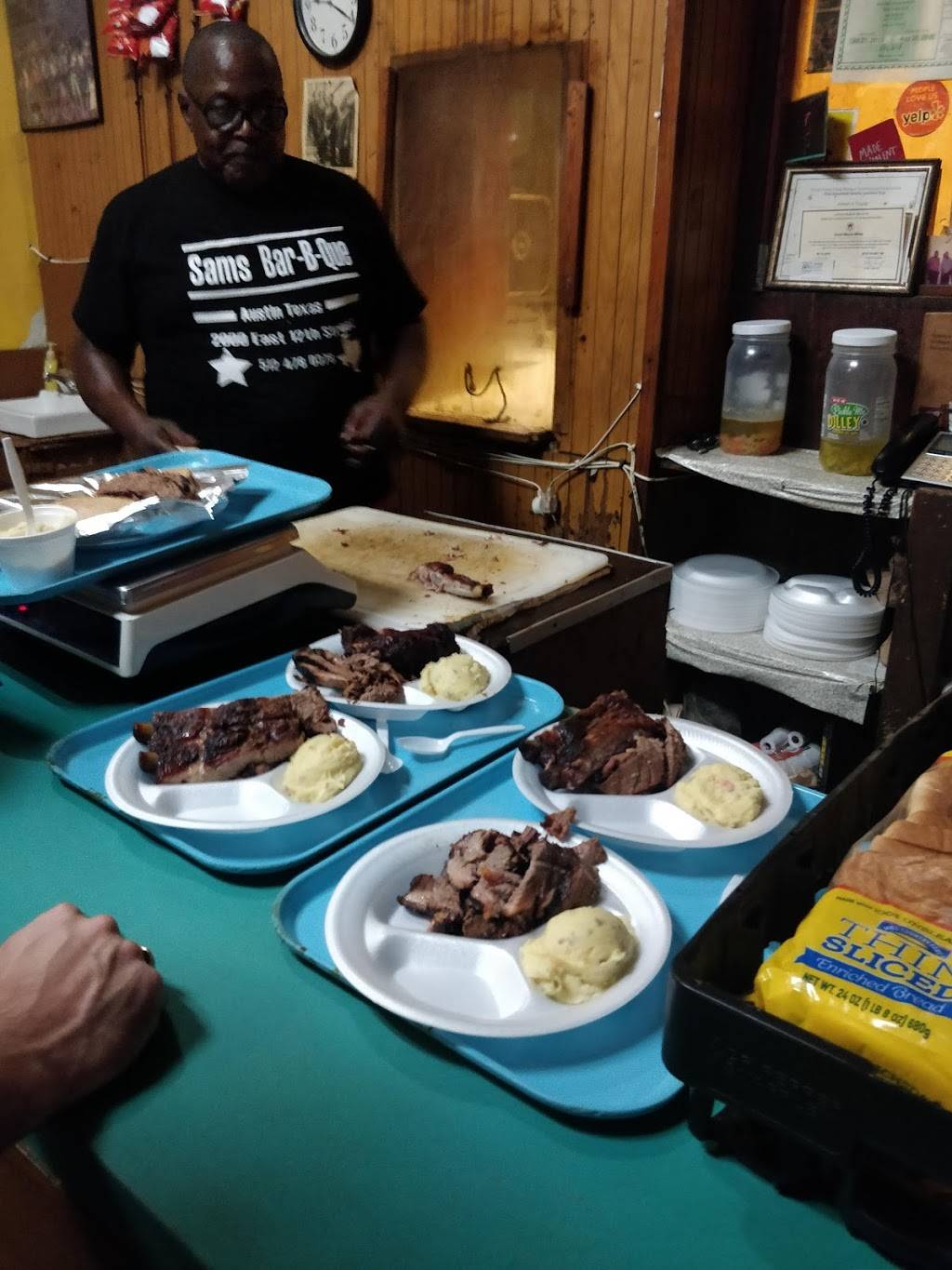 Sams BBQ | restaurant | 2000 E 12th St, Austin, TX 78702, USA | 5124780378 OR +1 512-478-0378