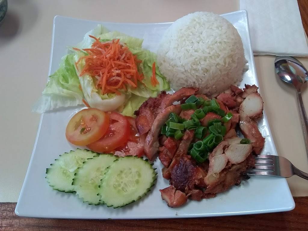 Pho Belwood | restaurant | 21520 Bear Valley Rd, Apple Valley, CA 92308, USA | 7605037009 OR +1 760-503-7009