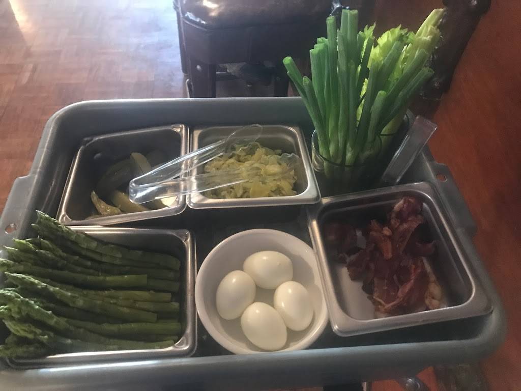 The Log Cabin | restaurant | 64 E Sierra Ave, Portola, CA 96122, USA | 5308329616 OR +1 530-832-9616