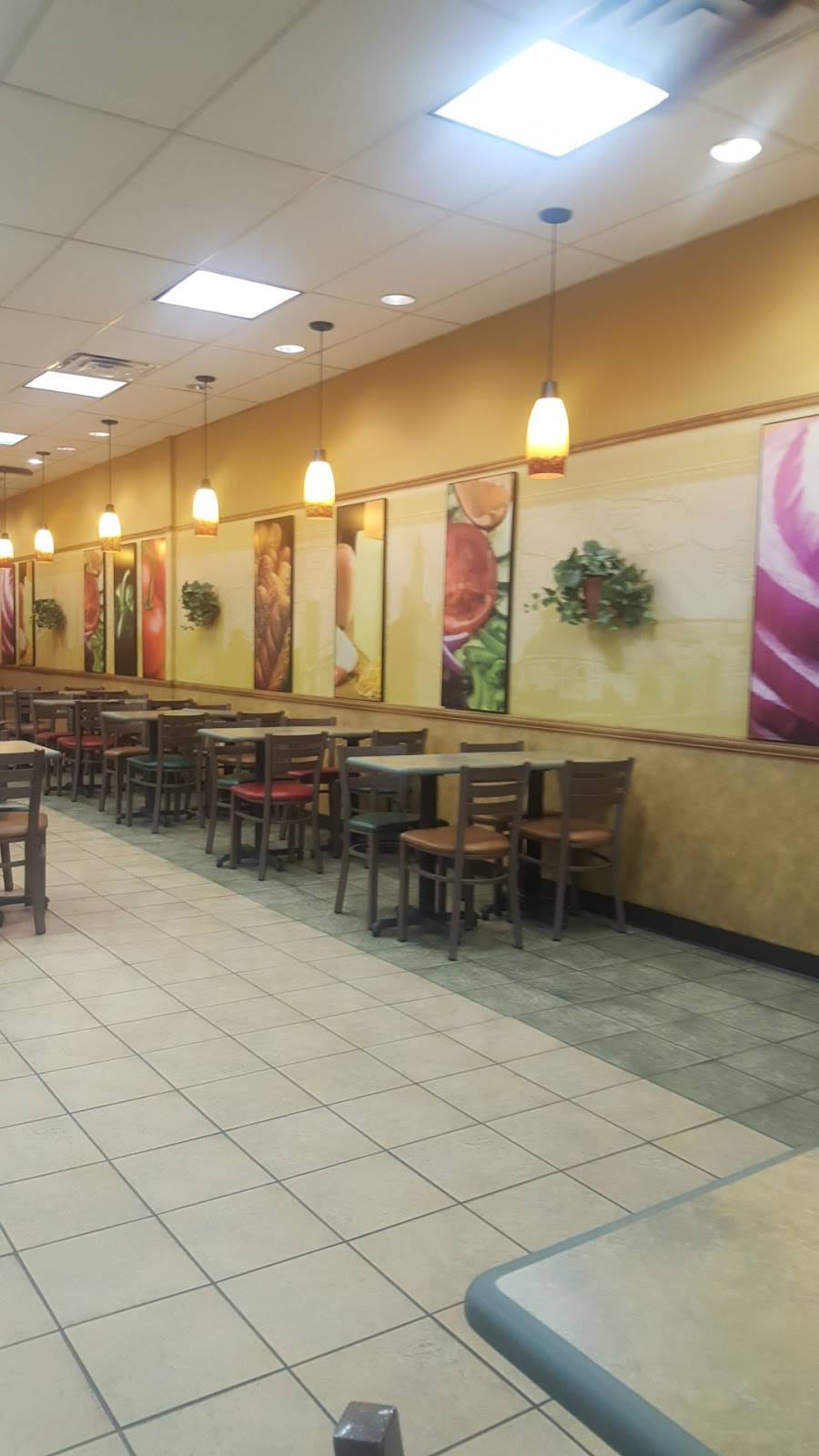 Subway | meal takeaway | 220 E Government St, Brandon, MS 39042, USA | 6018258383 OR +1 601-825-8383