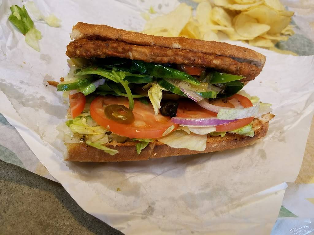 Subway | restaurant | 845 S Perryville Rd, East Bridge Center Suite #111, Rockford, IL 61108, USA | 8157088821 OR +1 815-708-8821