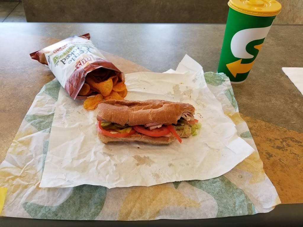 Subway Restaurants | restaurant | 544 Tenney St, Kewanee, IL 61443, USA | 3098547827 OR +1 309-854-7827