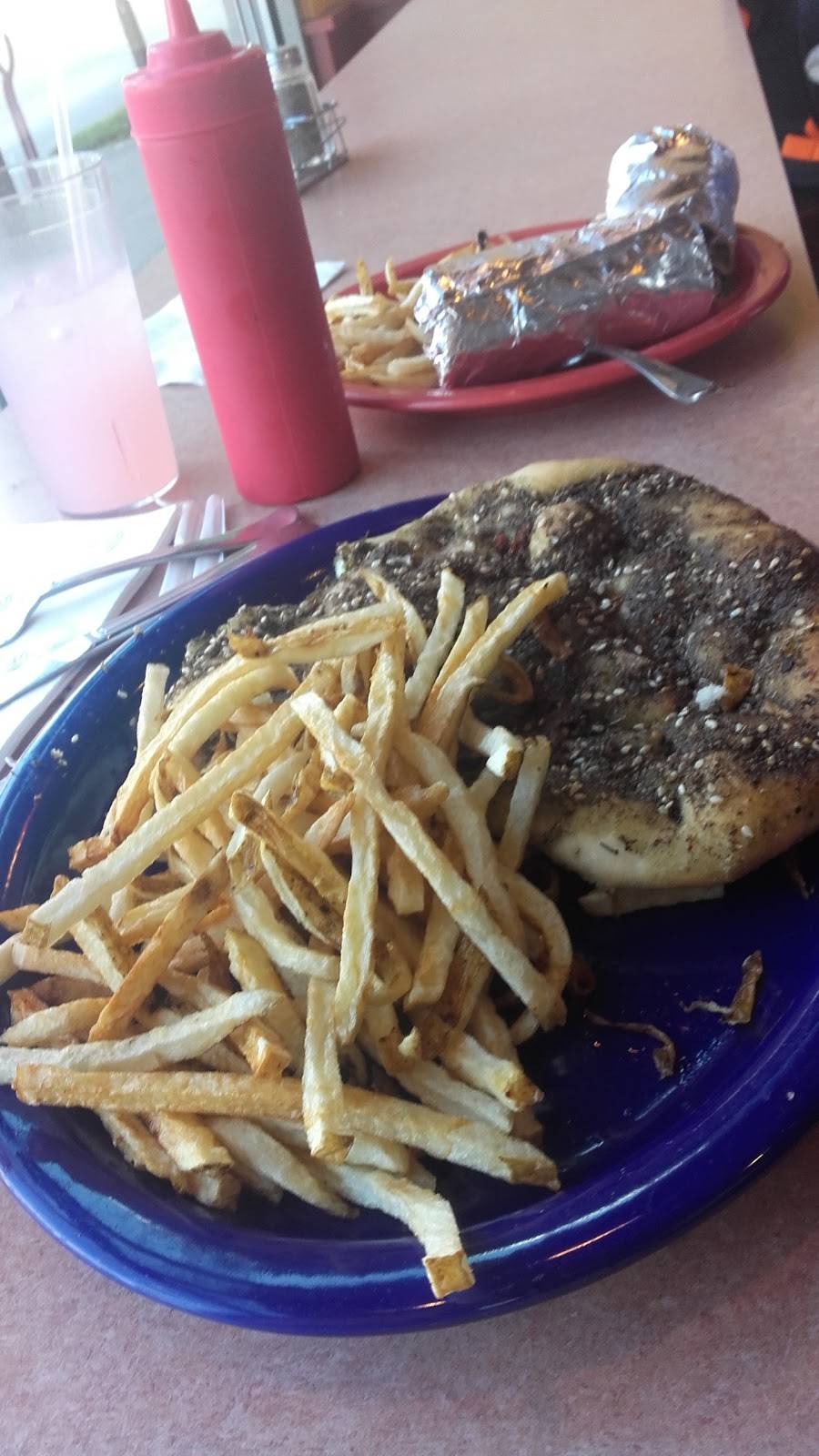 Falafel Cafe | restaurant | 11365 Euclid Ave, Cleveland, OH 44106, USA | 2162299540 OR +1 216-229-9540