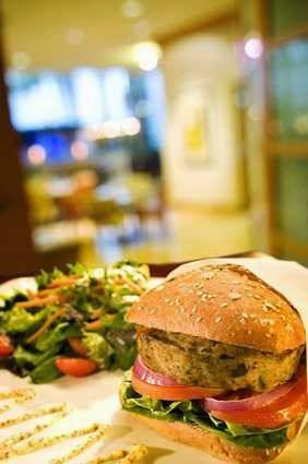 Bristol Palms California Bistro | restaurant | 3050 Bristol St a, Costa Mesa, CA 92626, USA | 7145407000 OR +1 714-540-7000