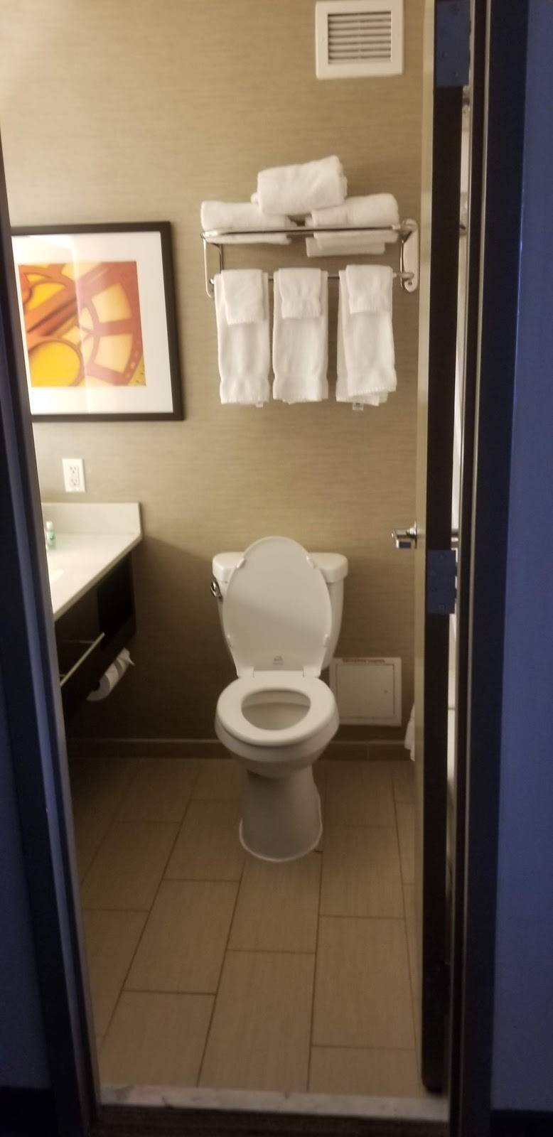 Holiday Inn Milwaukee Riverfront | restaurant | 4700 N Port Washington Rd, Milwaukee, WI 53212, USA | 4149626040 OR +1 414-962-6040