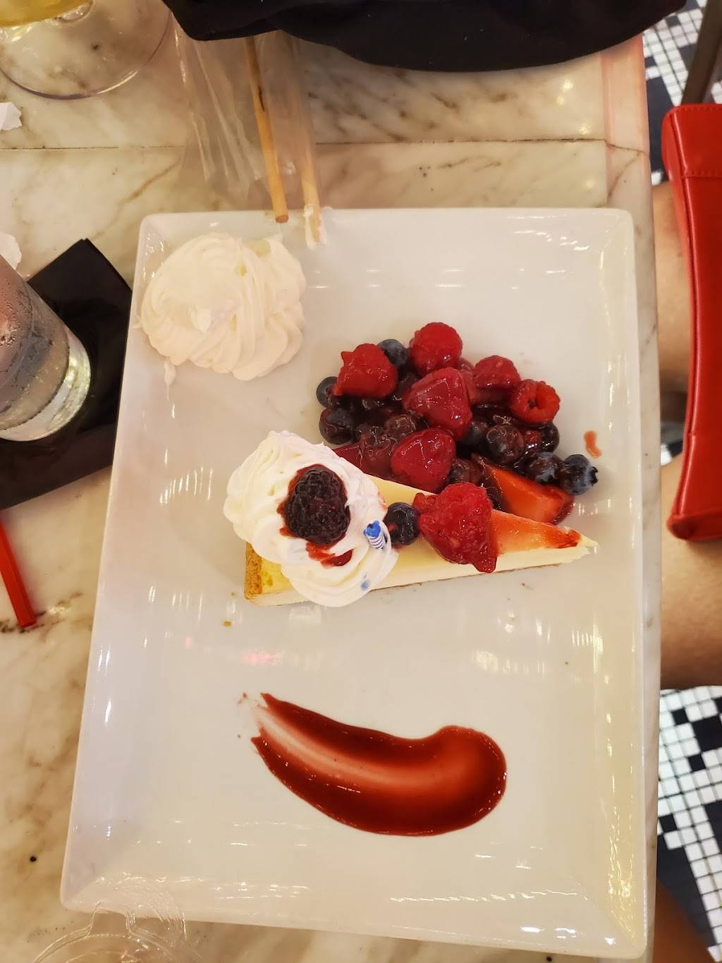 Sugar Factory - Tampa | restaurant | 5223 Orient Rd, Tampa, FL 33610, USA | 8135214262 OR +1 813-521-4262