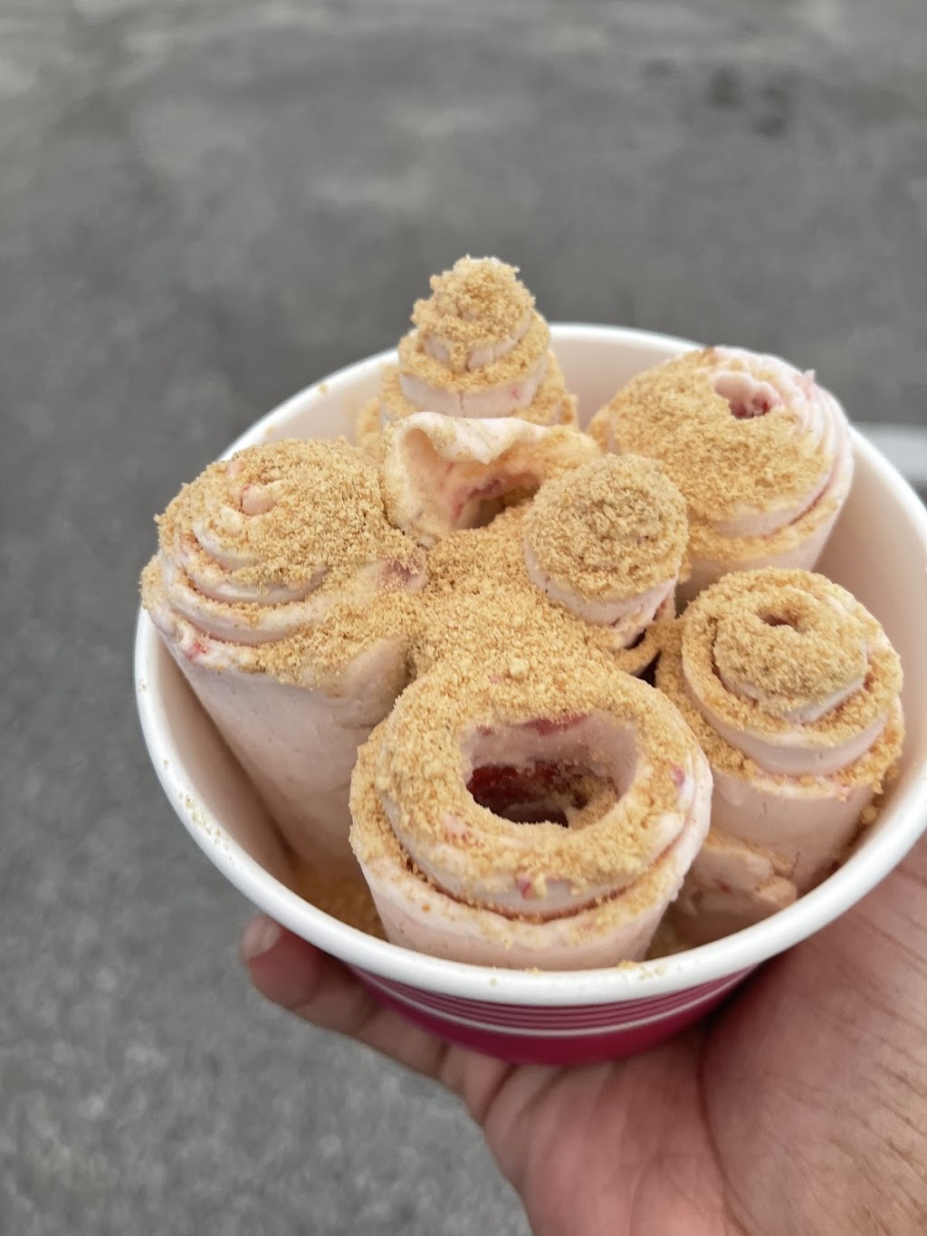 Curly Cream Rolled Icecream | restaurant | 981 US-98 Shop 11, Destin, FL 32541, USA | 8504246077 OR +1 850-424-6077