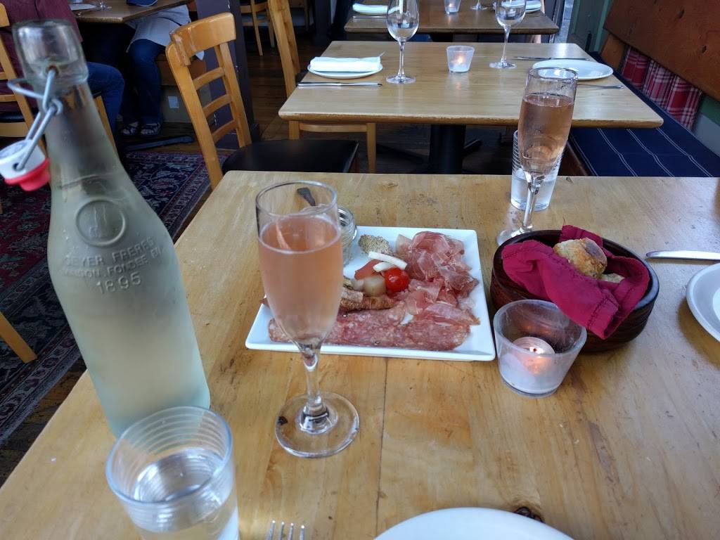 Pair | restaurant | 5501 30th Ave NE, Seattle, WA 98105, USA | 2065267655 OR +1 206-526-7655