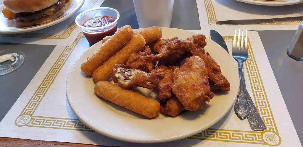 Donges Drive-In and Motel | restaurant | 100 Center St, Meyersdale, PA 15552, USA | 8146345710 OR +1 814-634-5710