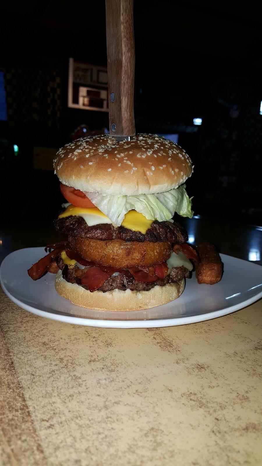 Charlies Place | restaurant | 300 Defiance Ave, Hicksville, OH 43526, USA | 4195429692 OR +1 419-542-9692