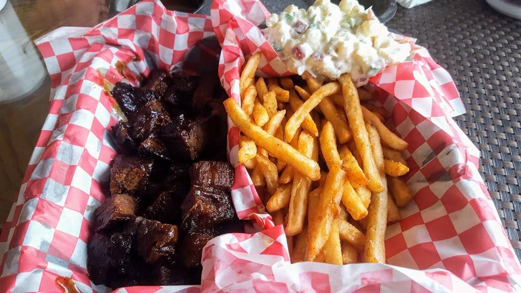 Flatted Fifth Blues & BBQ | night club | 300 Potter Dr, Bellevue, IA 52031, USA | 5638723838 OR +1 563-872-3838