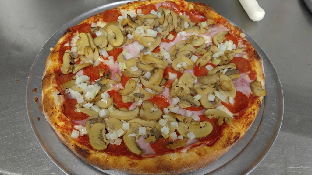 Vitos Pizza | restaurant | 658 Fulton St W, Grand Rapids, MI 49504, USA | 6164518277 OR +1 616-451-8277