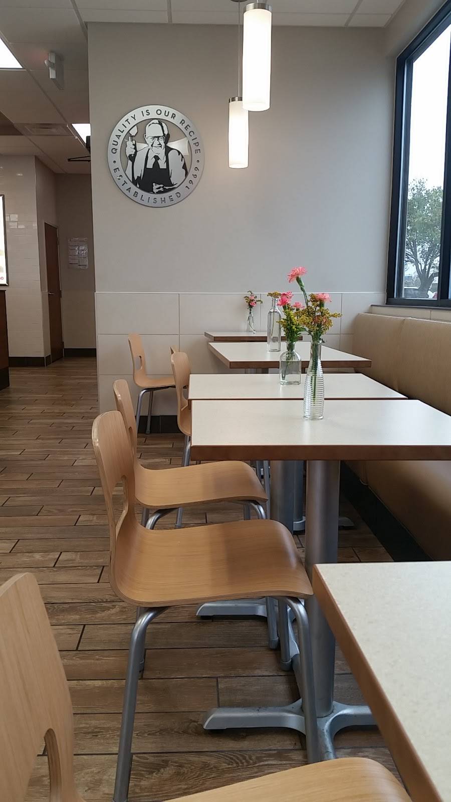 Wendys | restaurant | 350 S College Rd, Wilmington, NC 28403, USA | 9104520390 OR +1 910-452-0390