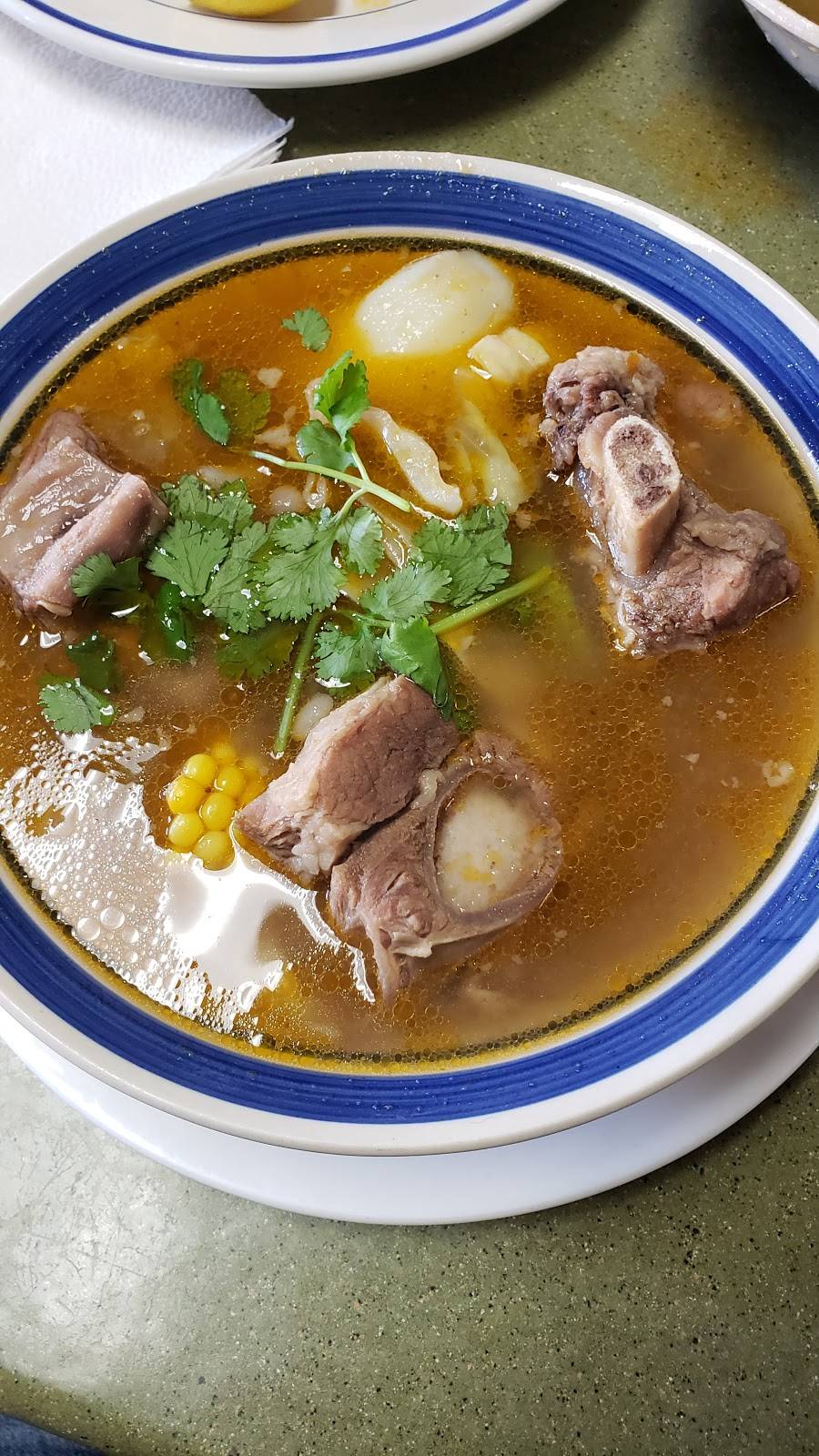 La Ideal Molina | restaurant | 2122 W Poplar St, San Antonio, TX 78207, USA | 2107342296 OR +1 210-734-2296