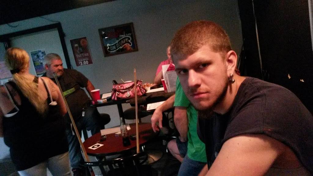 Rocket Pocket Billiards | restaurant | 4045 E Apple Ave, Muskegon, MI 49442, USA | 2317880897 OR +1 231-788-0897