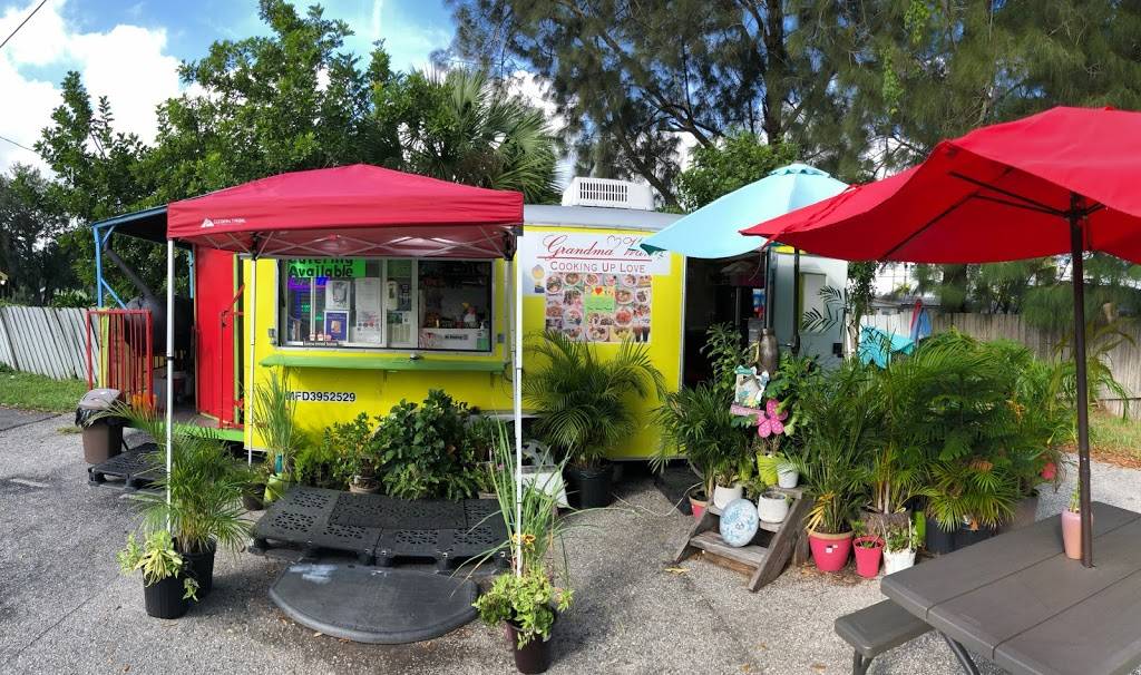 Grandma Wan Thai Food Truck | restaurant | 2711 Manatee Ave E, Bradenton, FL 34208, USA | 8134762760 OR +1 813-476-2760